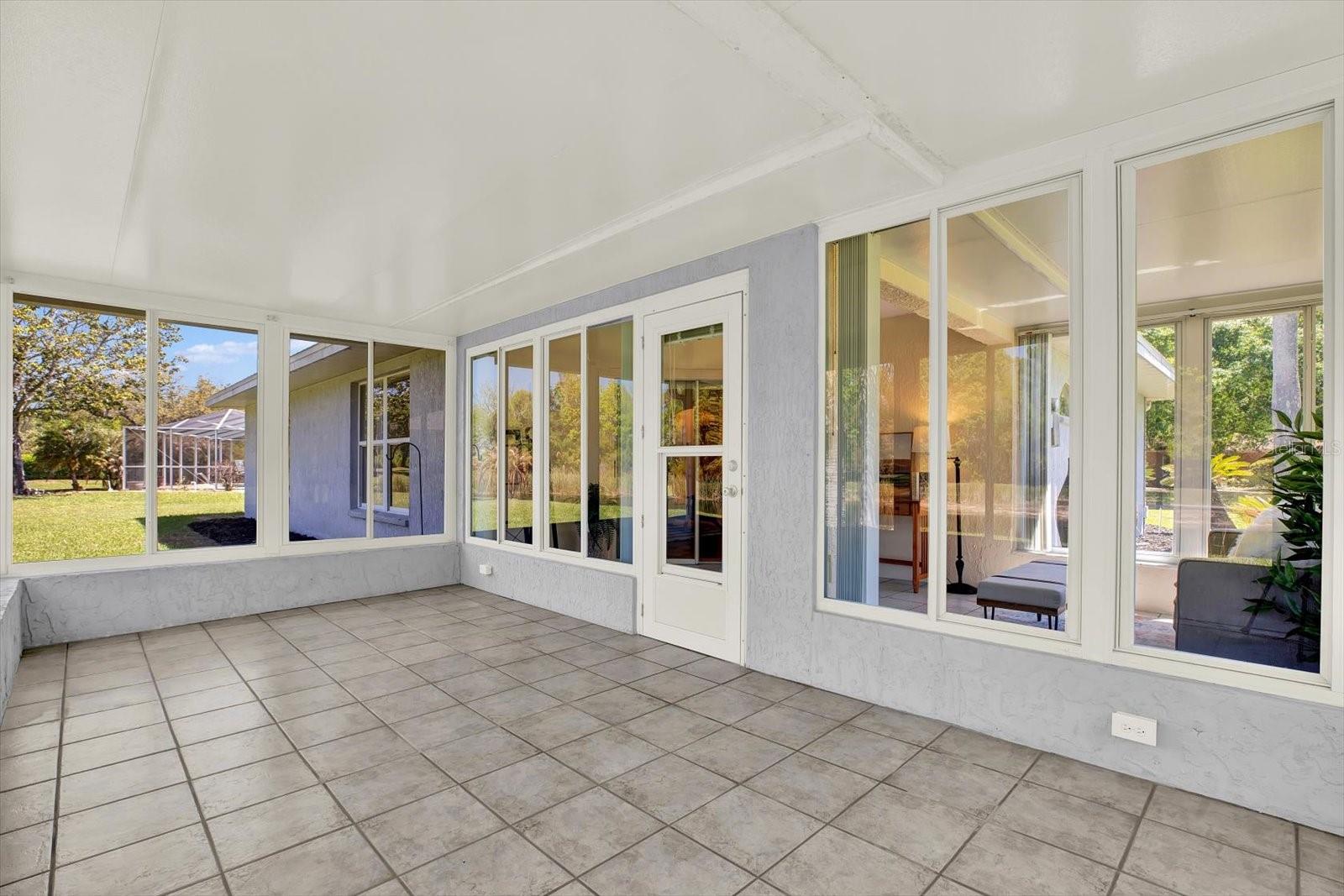 29451 SCHINNECOCK HILLS LN, SAN ANTONIO, FL — photo 38