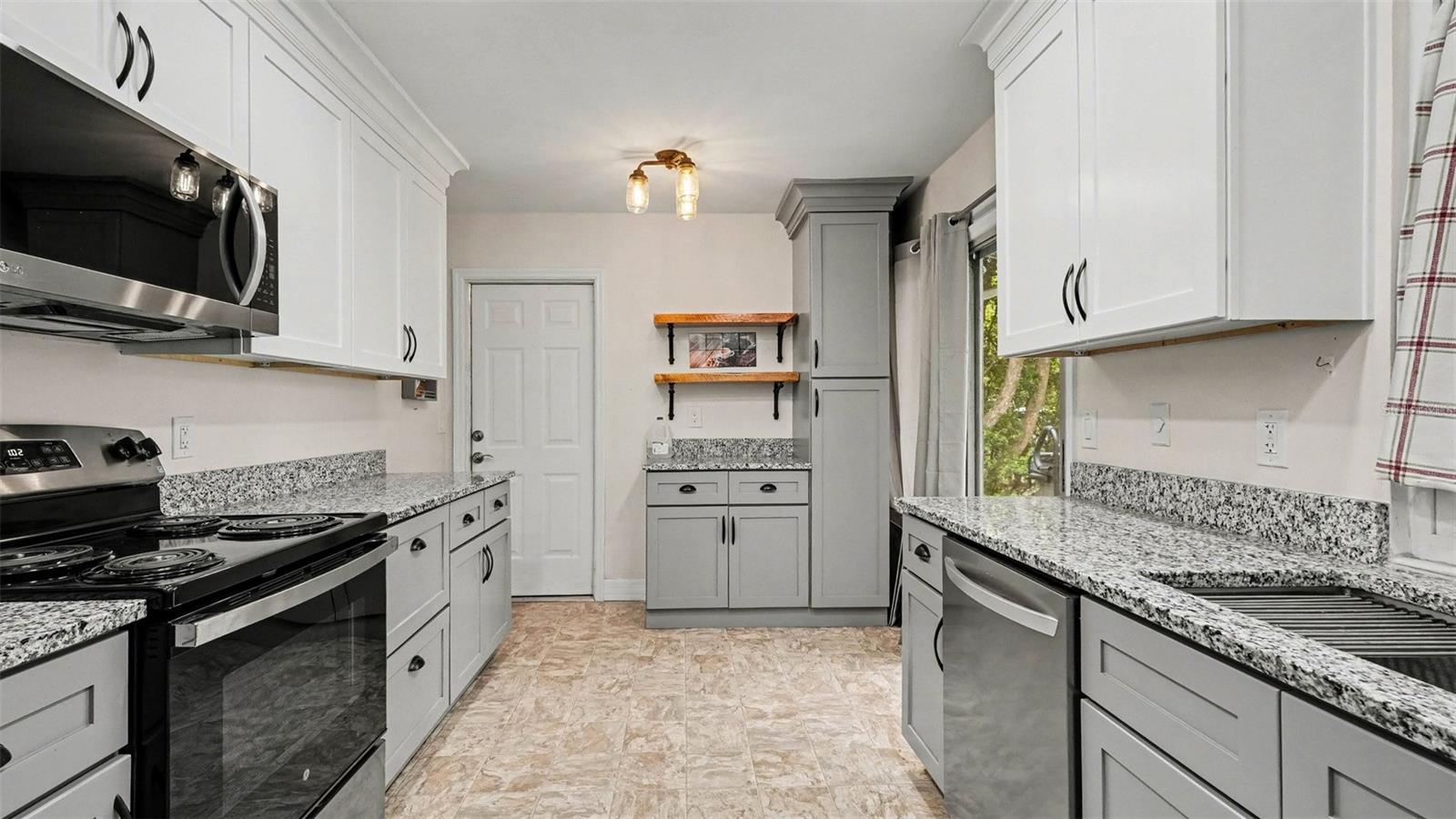 2434 W GARDENIA DR, CITRUS SPRINGS, FL — photo 9