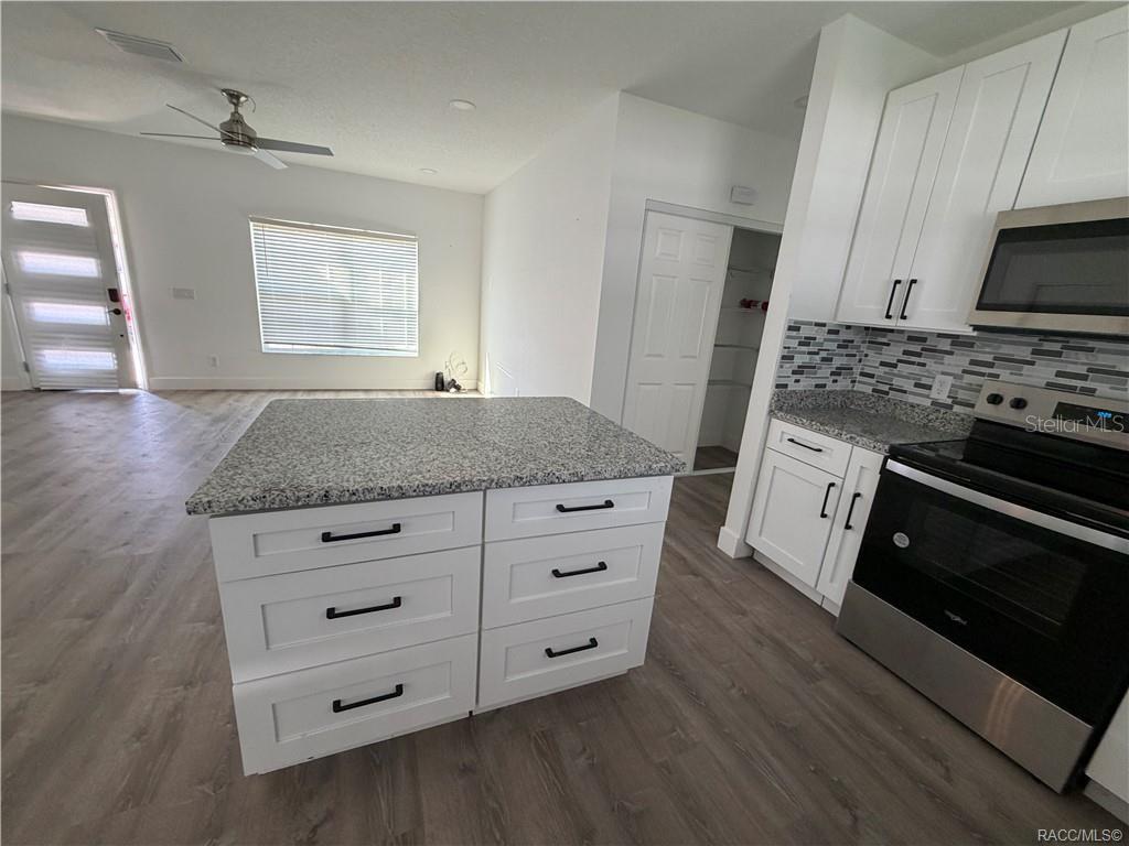 5749 N CLAREMONT DR, CITRUS SPRINGS, FL — photo 8
