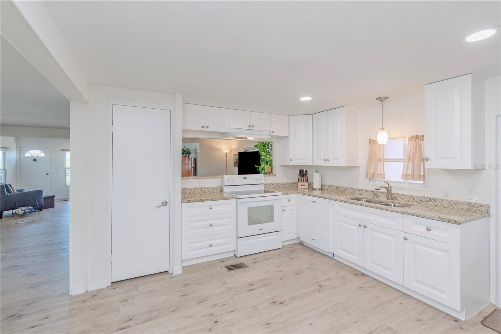 4851 W GANDY BLVD #23C, TAMPA, FL — photo 4