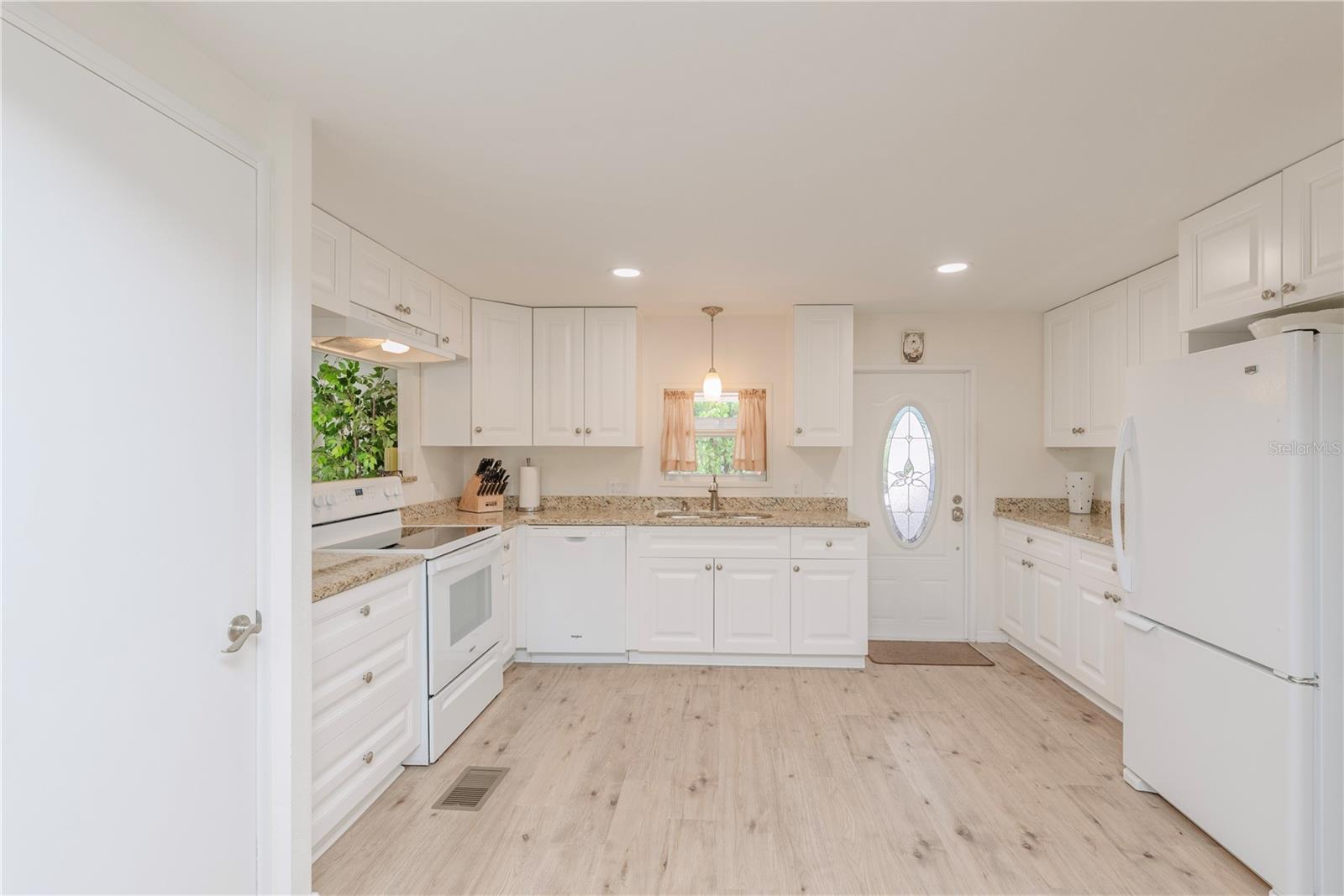 4851 W GANDY BLVD #23C, TAMPA, FL — photo 6
