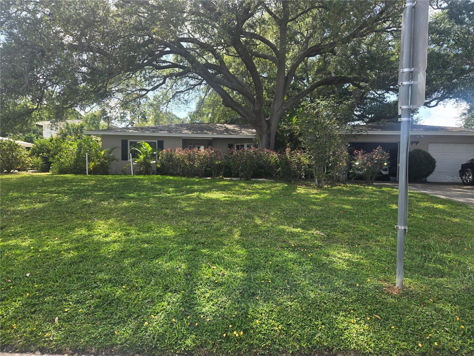 1704 CYPRESS AVE, BELLEAIR, FL — photo 3