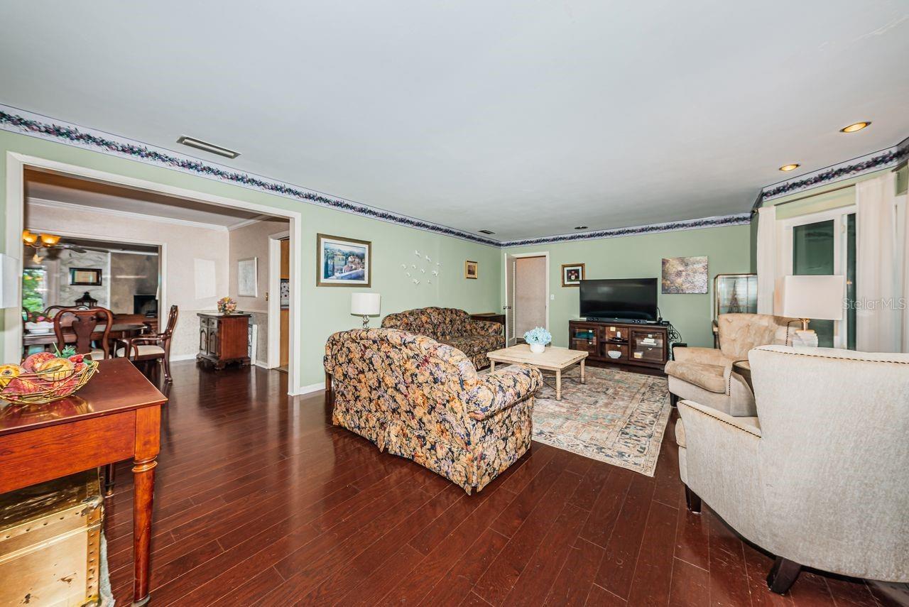 1704 CYPRESS AVE, BELLEAIR, FL — photo 7