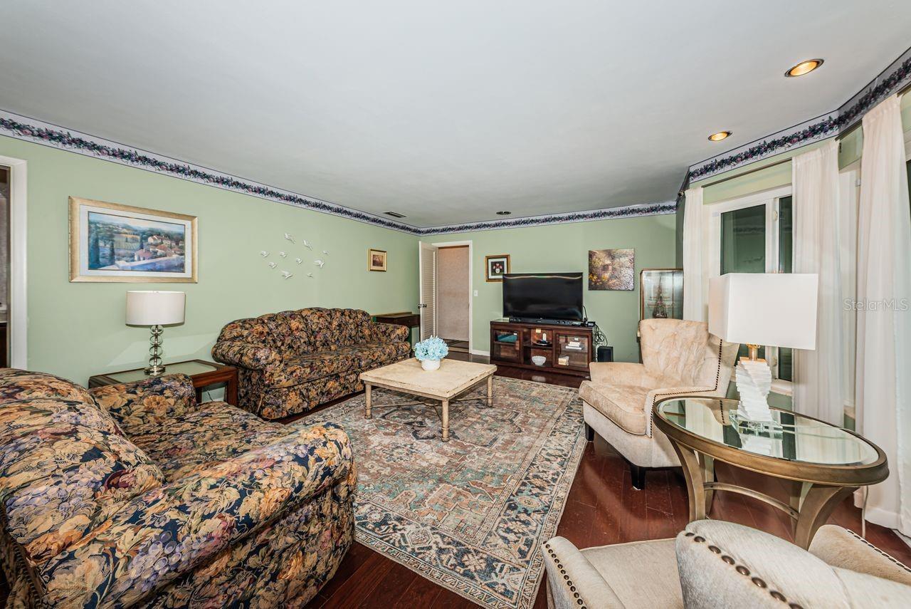 1704 CYPRESS AVE, BELLEAIR, FL — photo 9