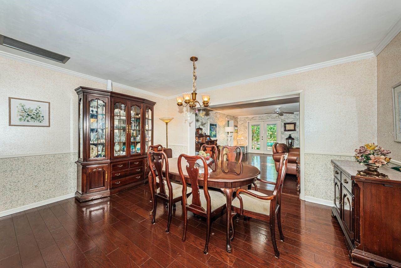 1704 CYPRESS AVE, BELLEAIR, FL — photo 13