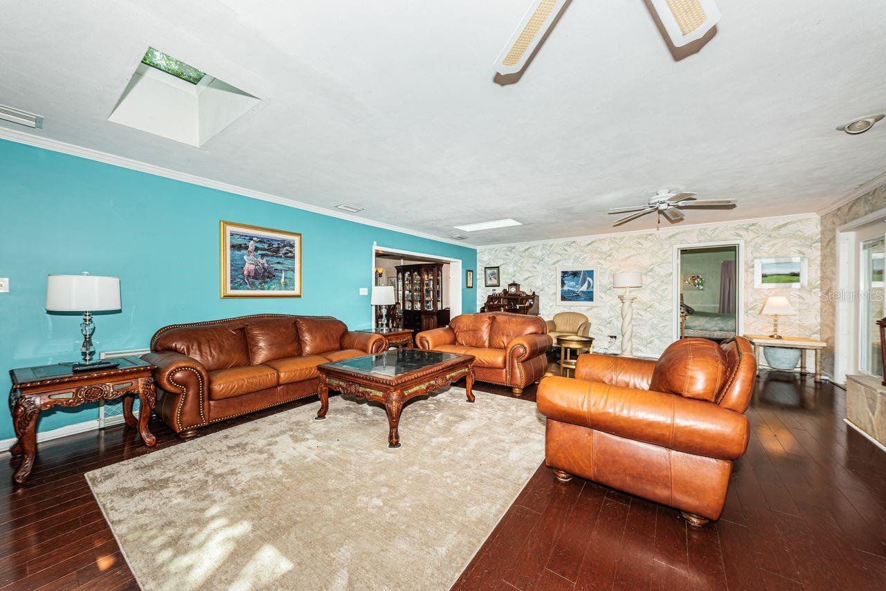 1704 CYPRESS AVE, BELLEAIR, FL — photo 17