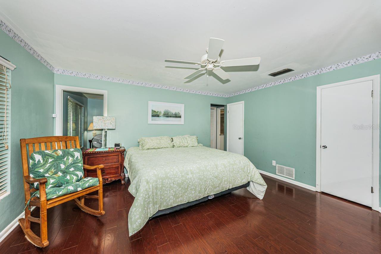 1704 CYPRESS AVE, BELLEAIR, FL — photo 26