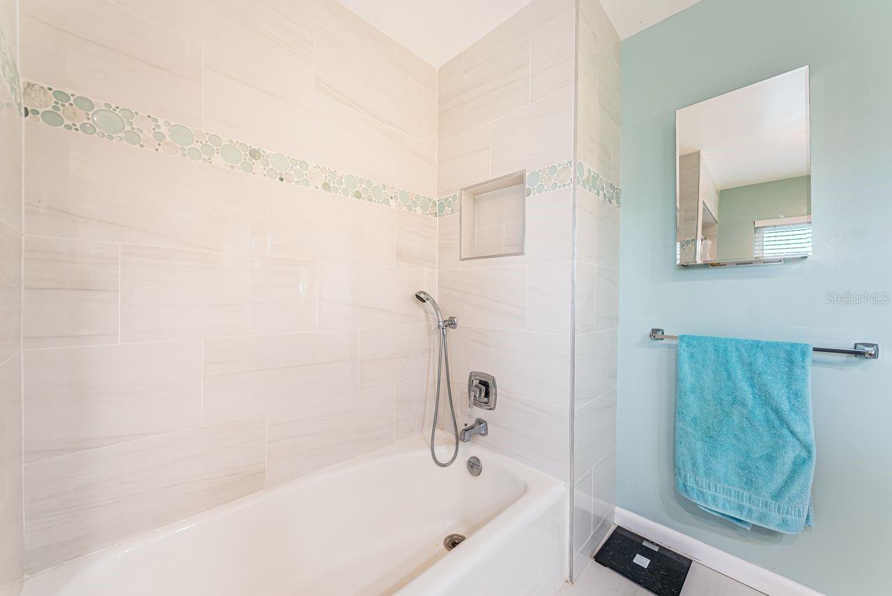 1704 CYPRESS AVE, BELLEAIR, FL — photo 31