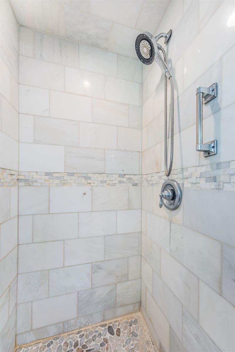1704 CYPRESS AVE, BELLEAIR, FL — photo 32