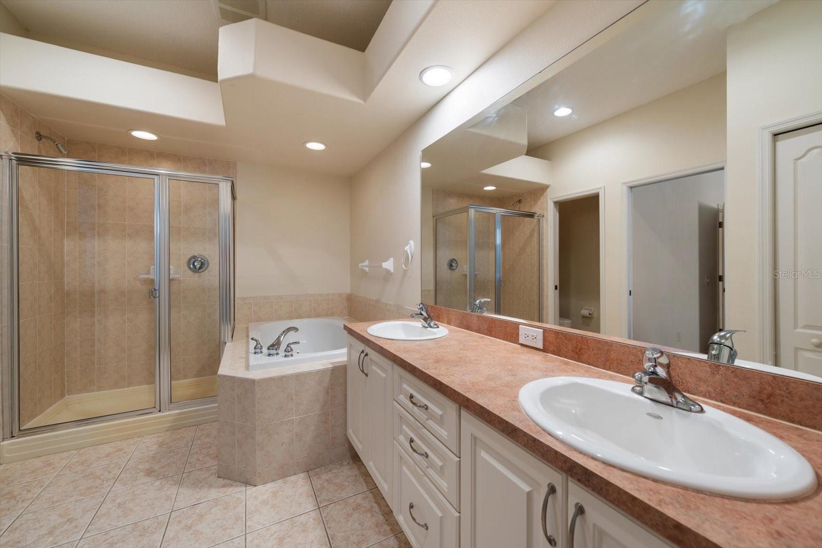 1620 RACHEL CT, CLEARWATER, FL — photo 32