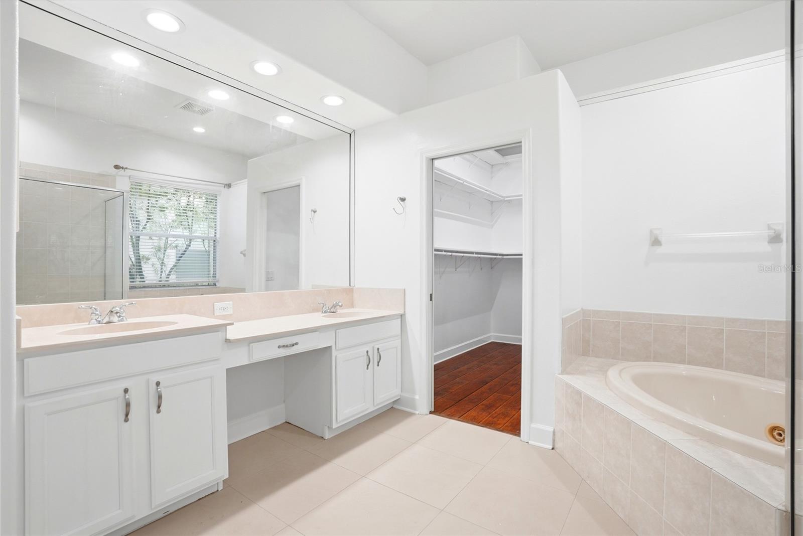 11637 BRISTOL CHASE DR, TAMPA, FL — photo 32