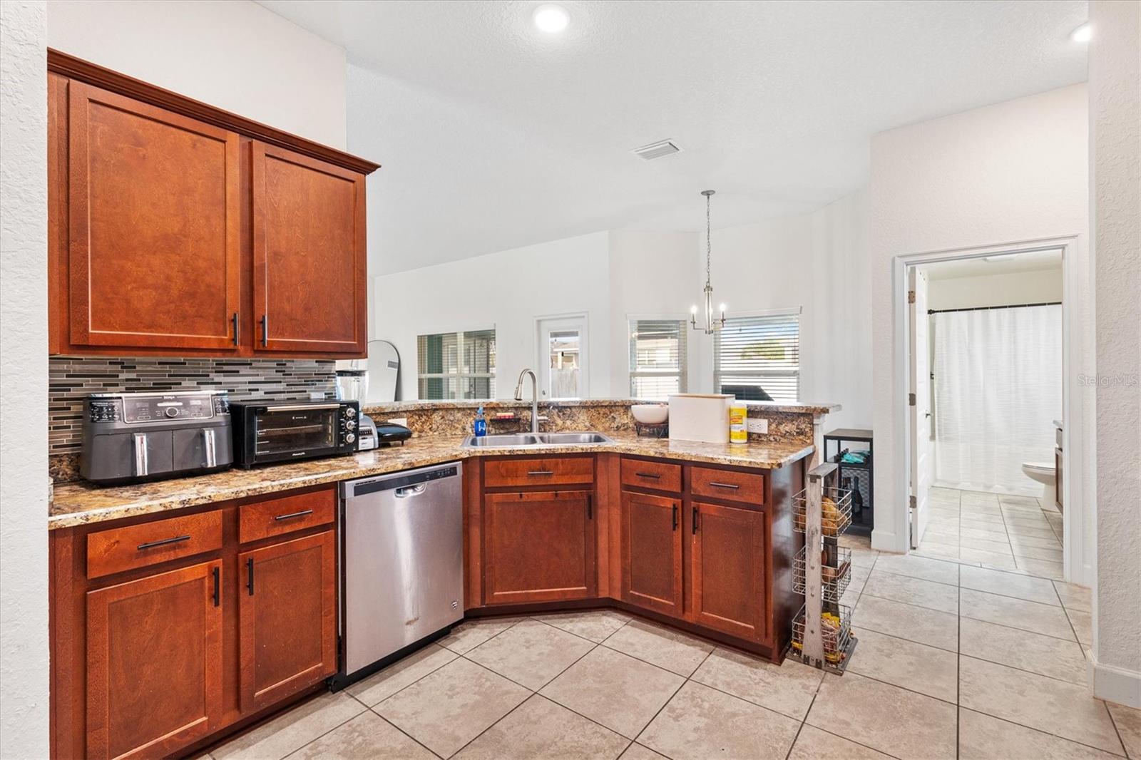 9778 PEPPER TREE PL, WILDWOOD, FL — photo 17