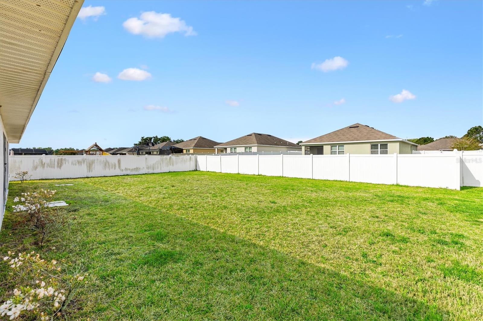 9778 PEPPER TREE PL, WILDWOOD, FL — photo 37