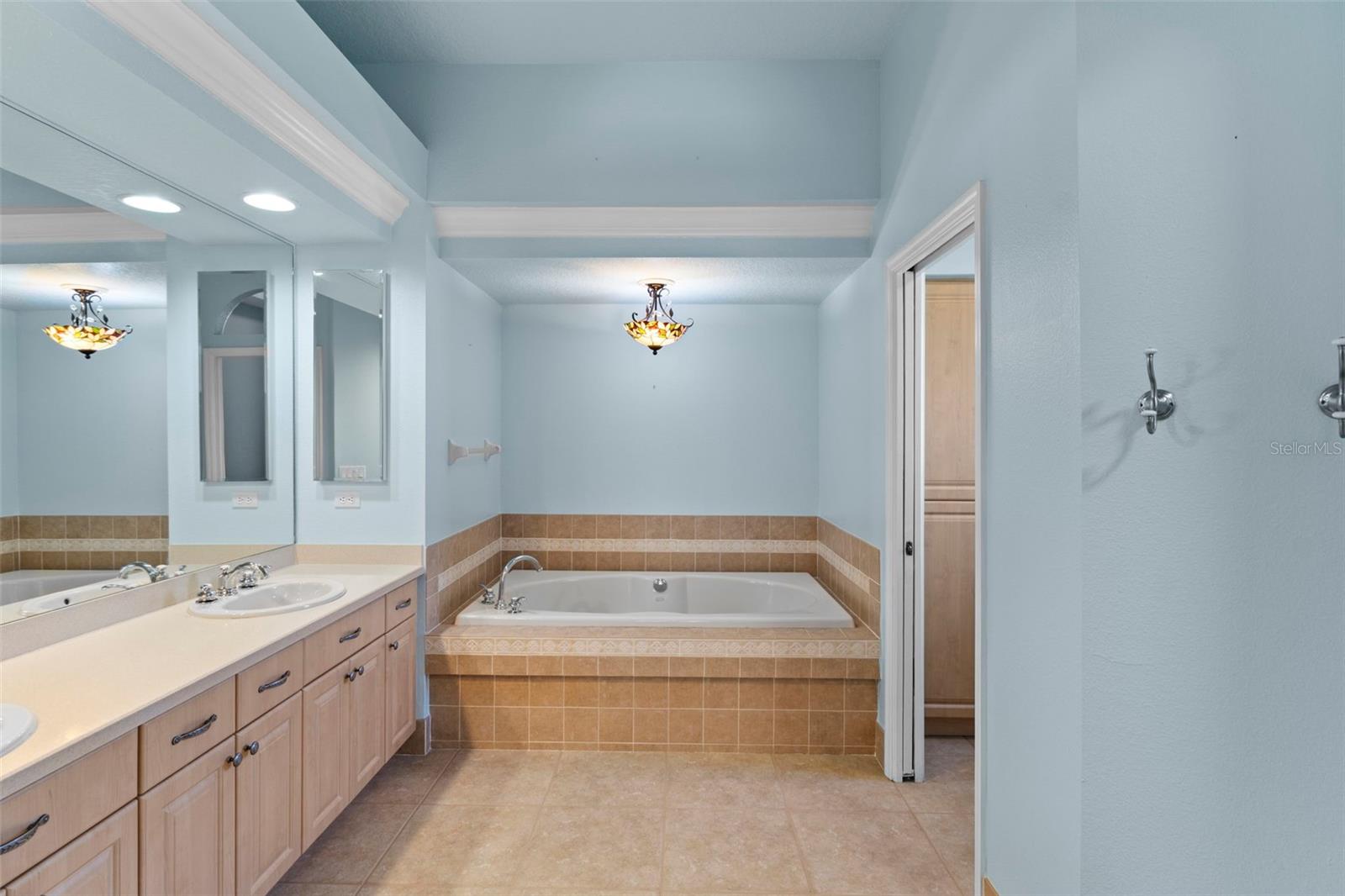 10130 LAZY DAYS CT, WEEKI WACHEE, FL — photo 32