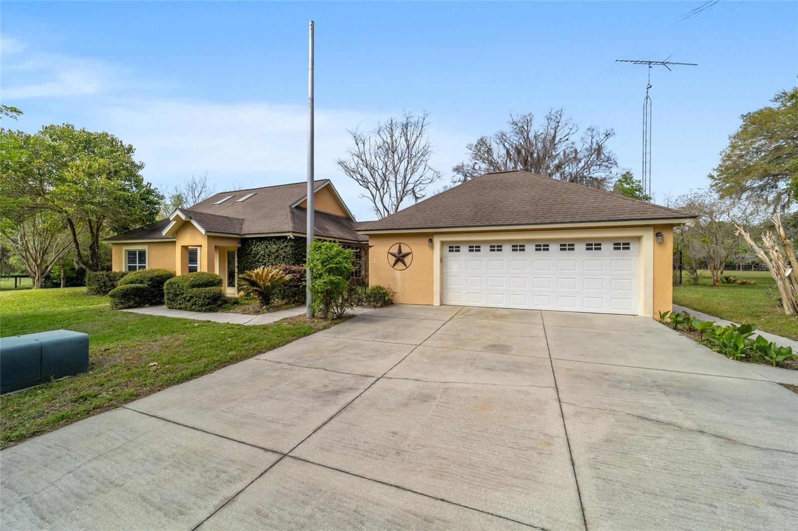 16638 N HIGHWAY 329, REDDICK, FL — photo 88