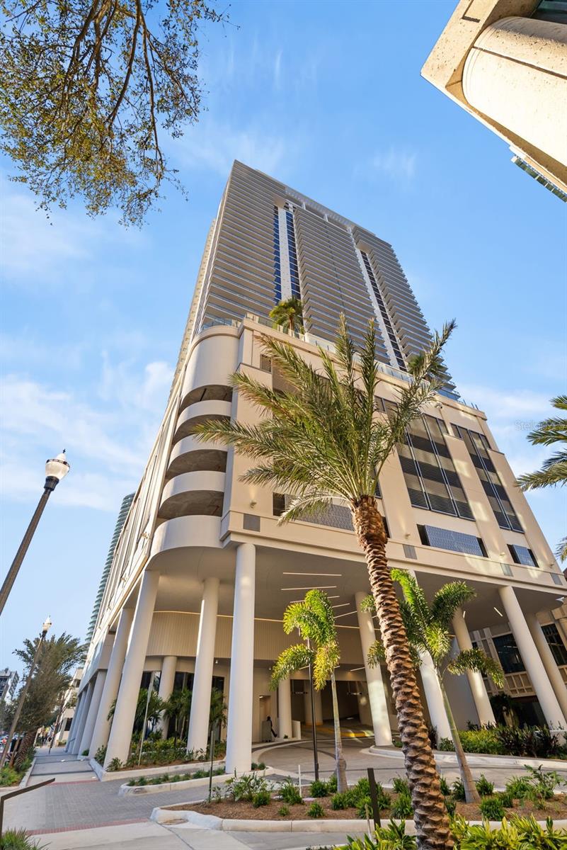 275 1ST AVE #3507, ST PETERSBURG, FL — photo 2