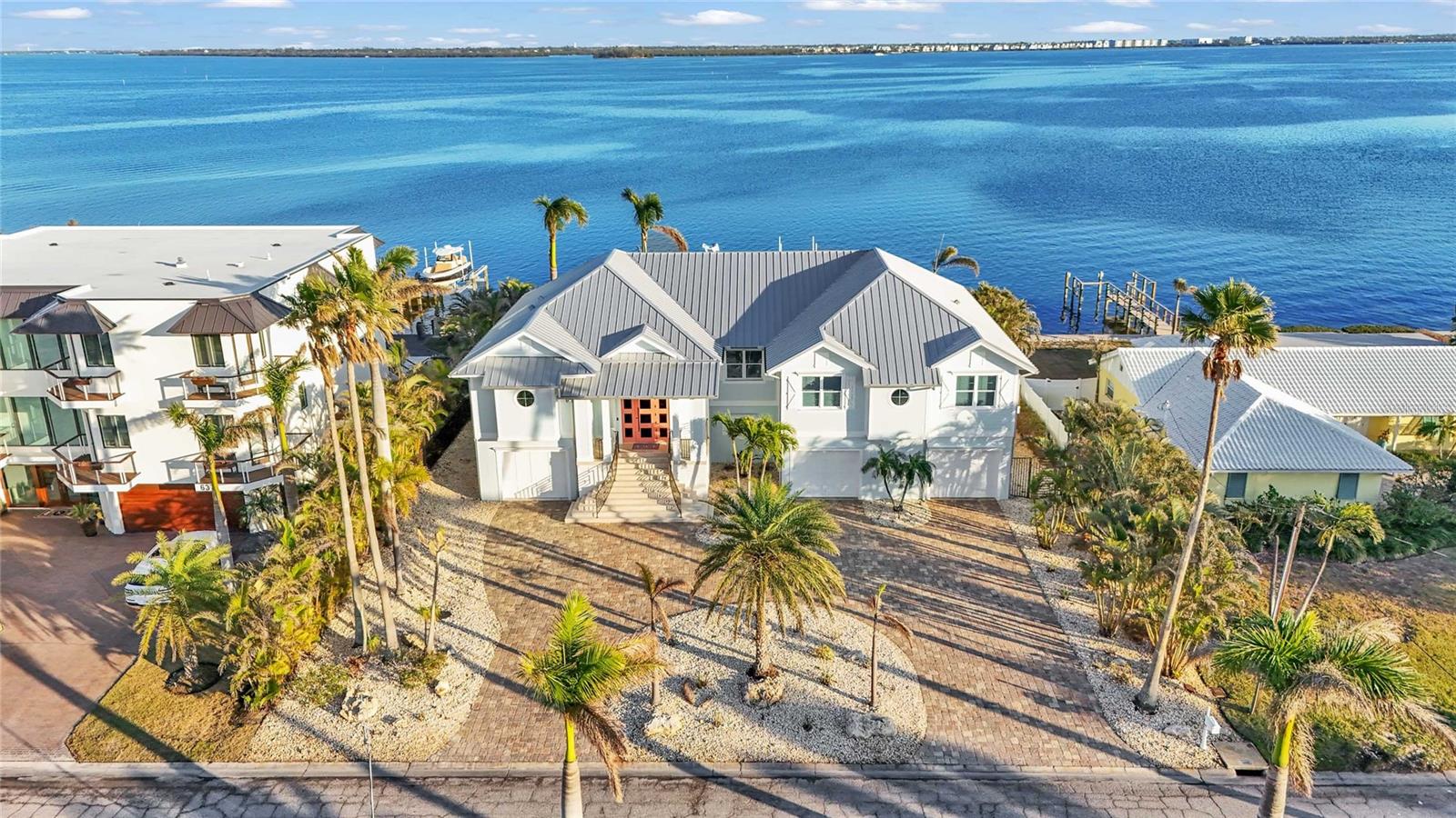 635 KEY ROYALE DR, HOLMES BEACH, FL