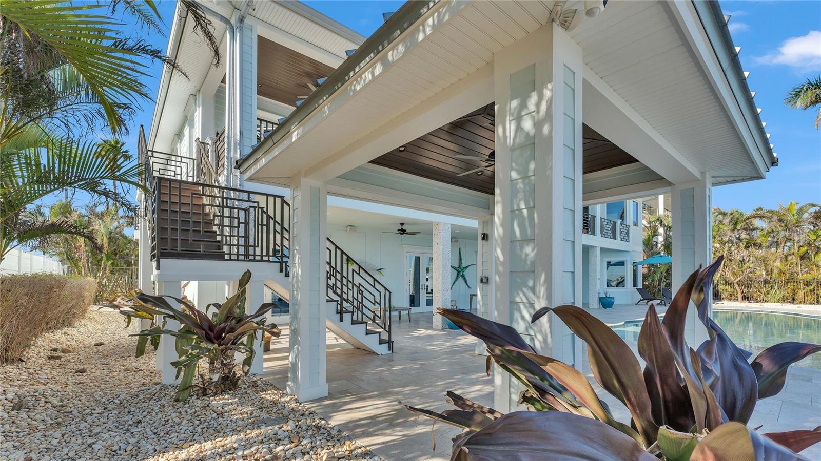 635 KEY ROYALE DR, HOLMES BEACH, FL — photo 23