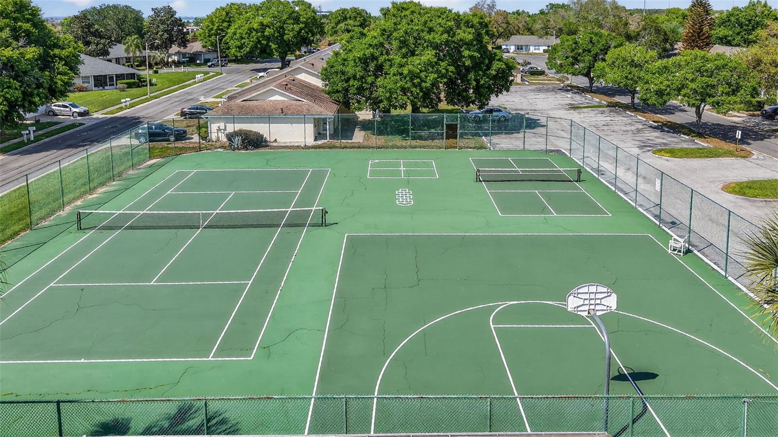 1984 GOLDEN PALM CIR, TAVARES, FL — photo 76
