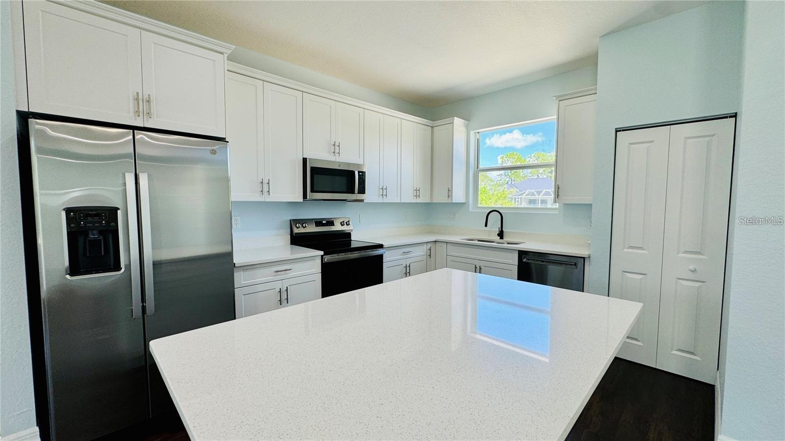 8169 OLSEN ST, PORT CHARLOTTE, FL — photo 2