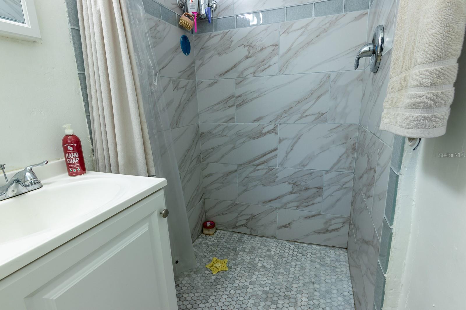 610 N EAST AVE, SARASOTA, FL — photo 11