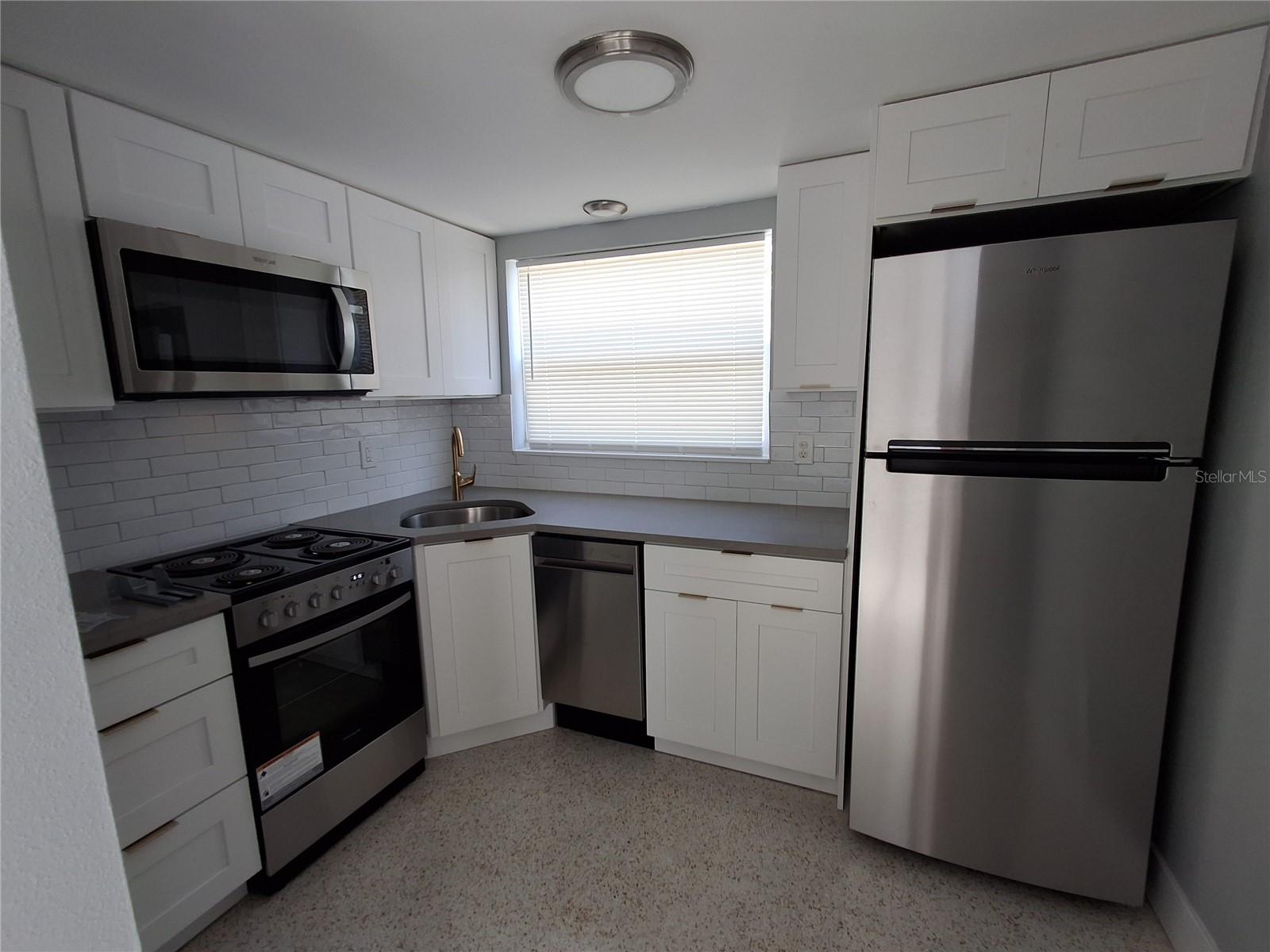 11355 3RD ST E, TREASURE ISLAND, FL — photo 2