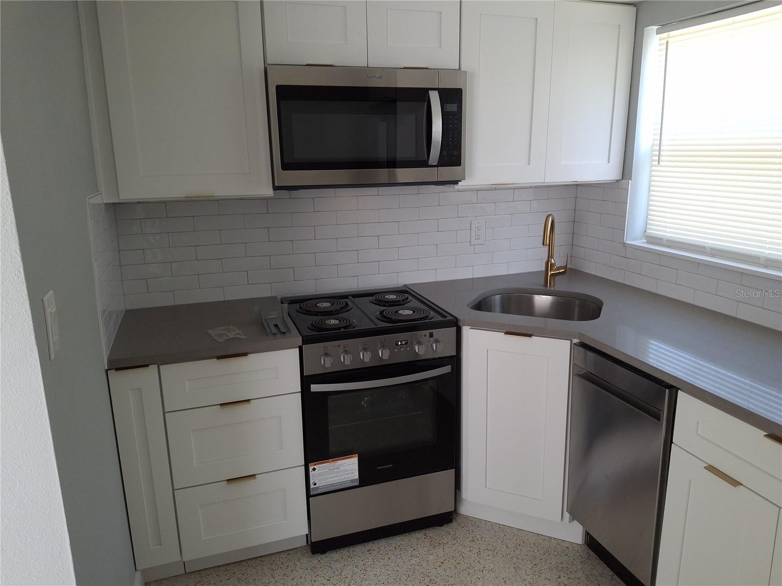 11355 3RD ST E, TREASURE ISLAND, FL — photo 3
