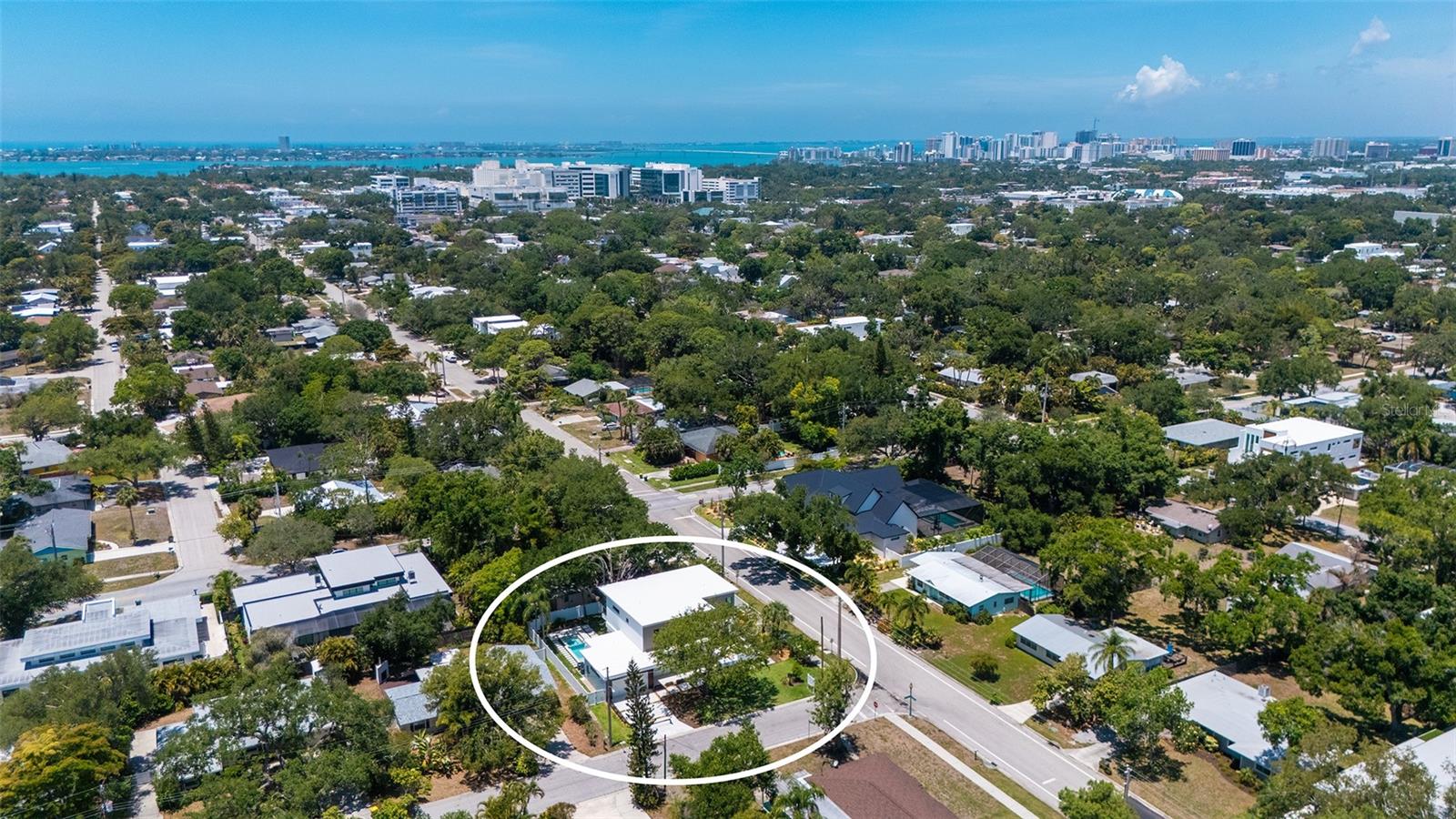 2010 HYDE PARK CIR, SARASOTA, FL — photo 25