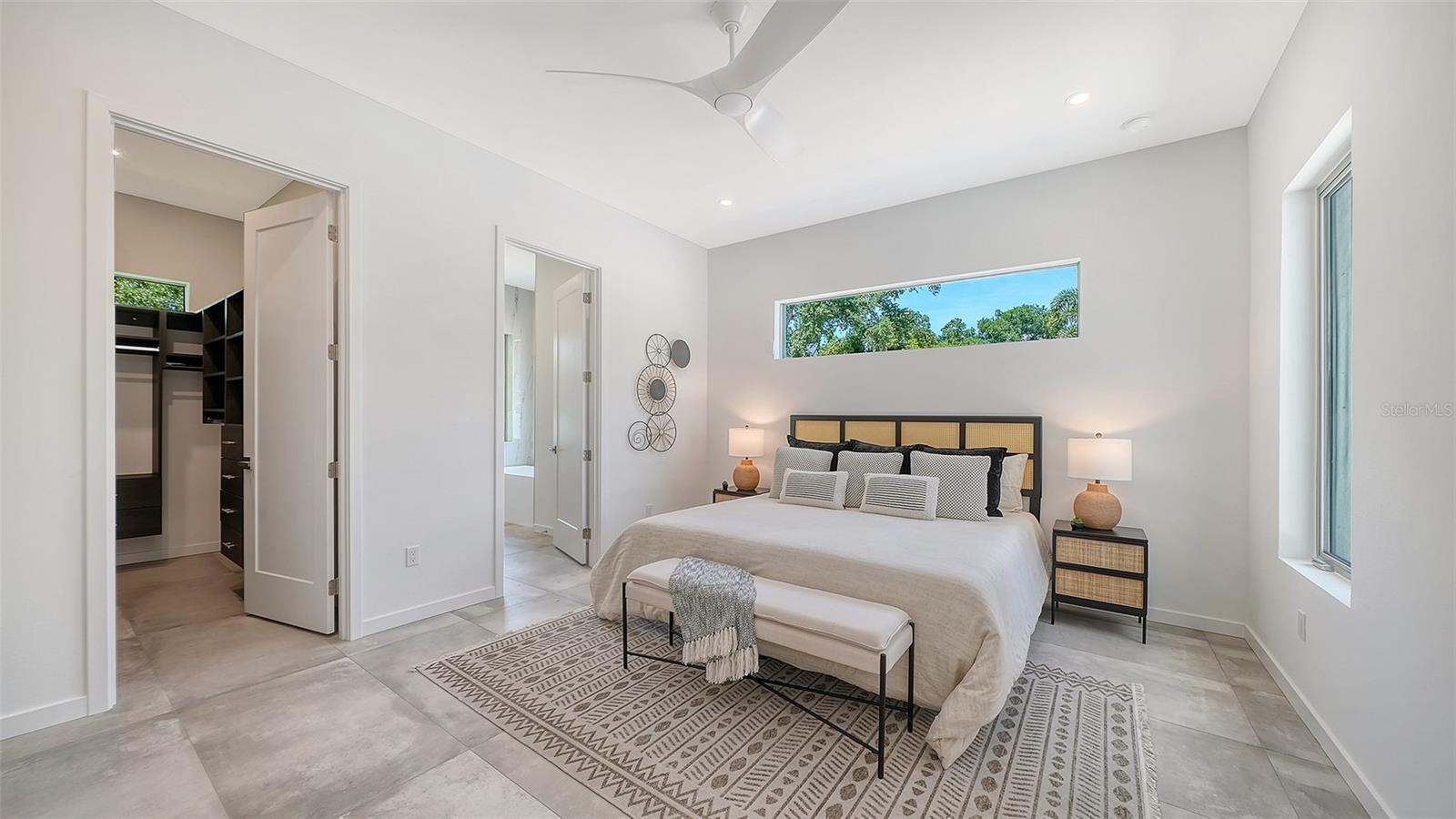 2010 HYDE PARK CIR, SARASOTA, FL — photo 10