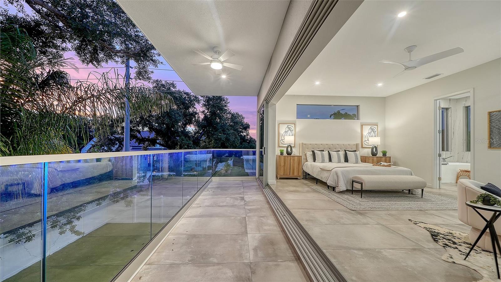 2010 HYDE PARK CIR, SARASOTA, FL — photo 18