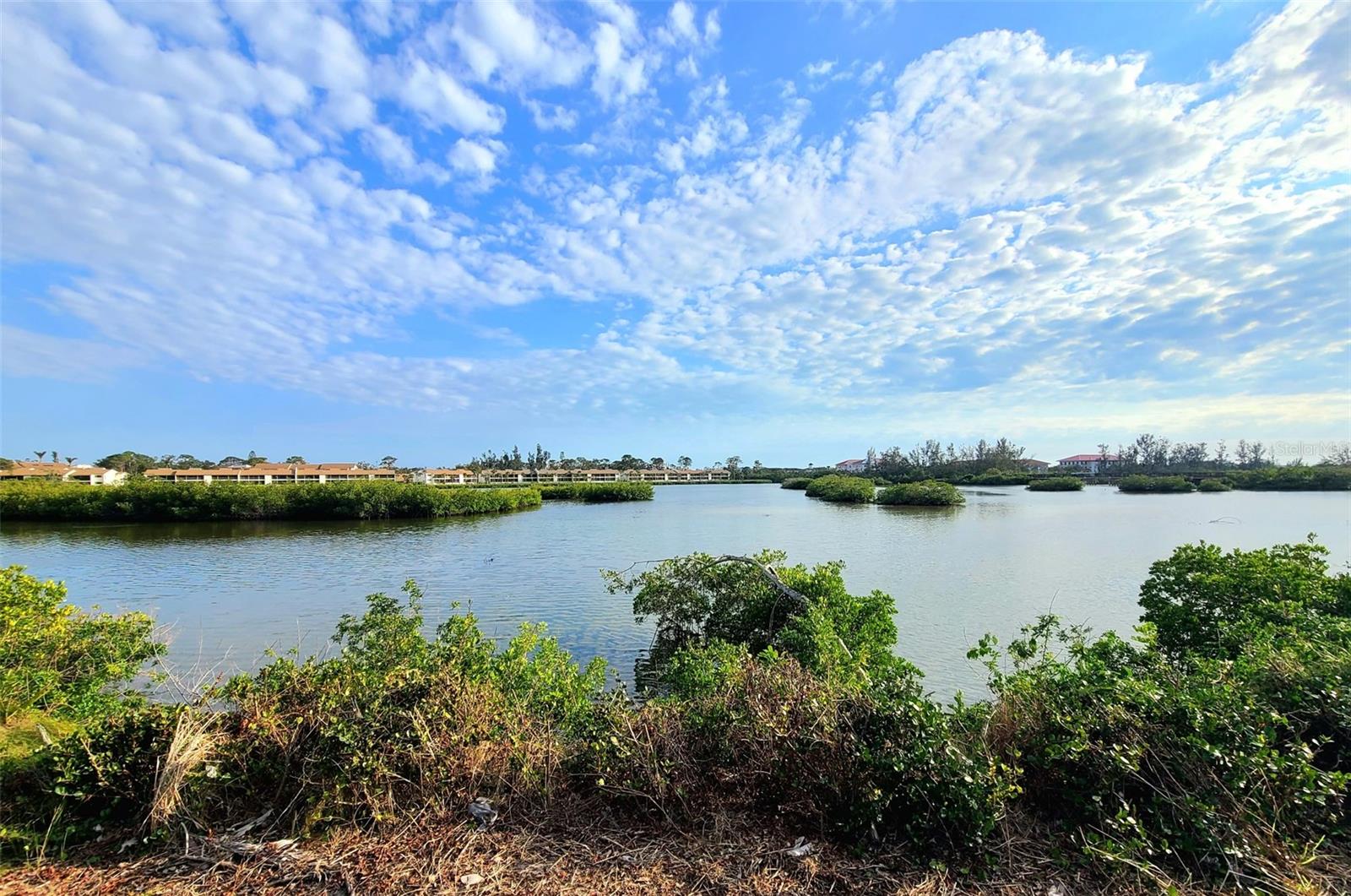 808 SUNCREST DR, NOKOMIS, FL
