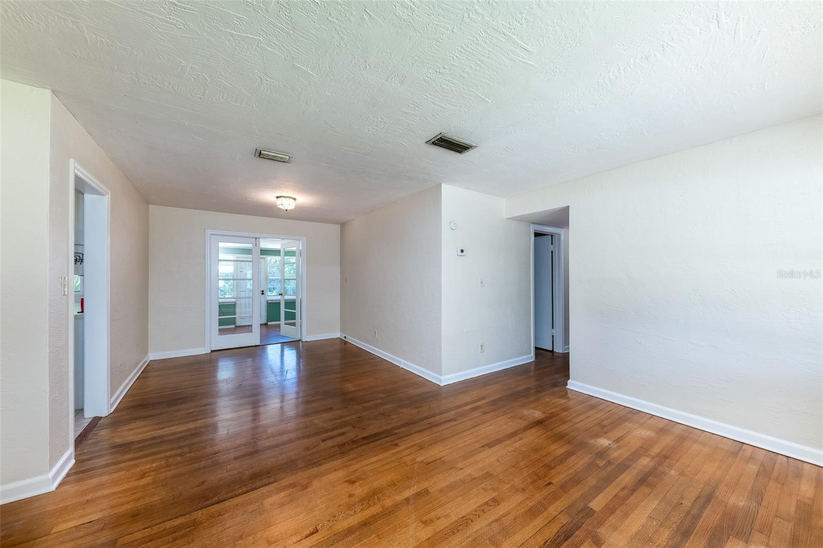 519 VERN DR, ORLANDO, FL — photo 2