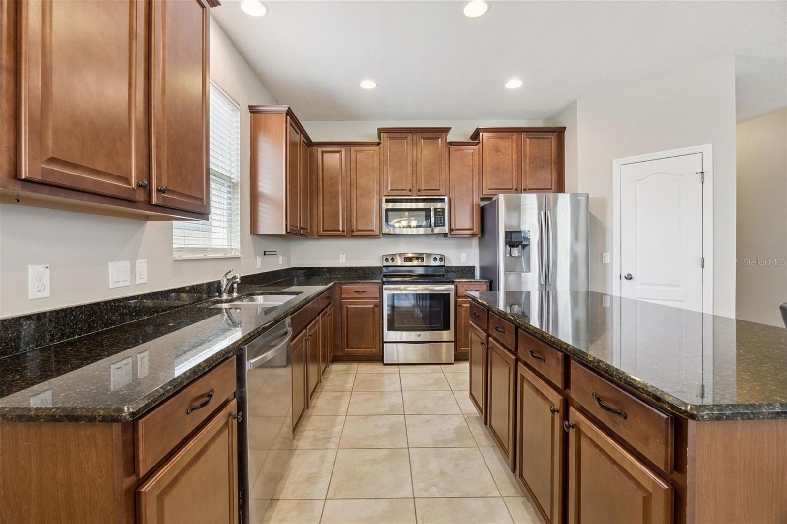 1134 WHITE WATER BAY DR, GROVELAND, FL — photo 13