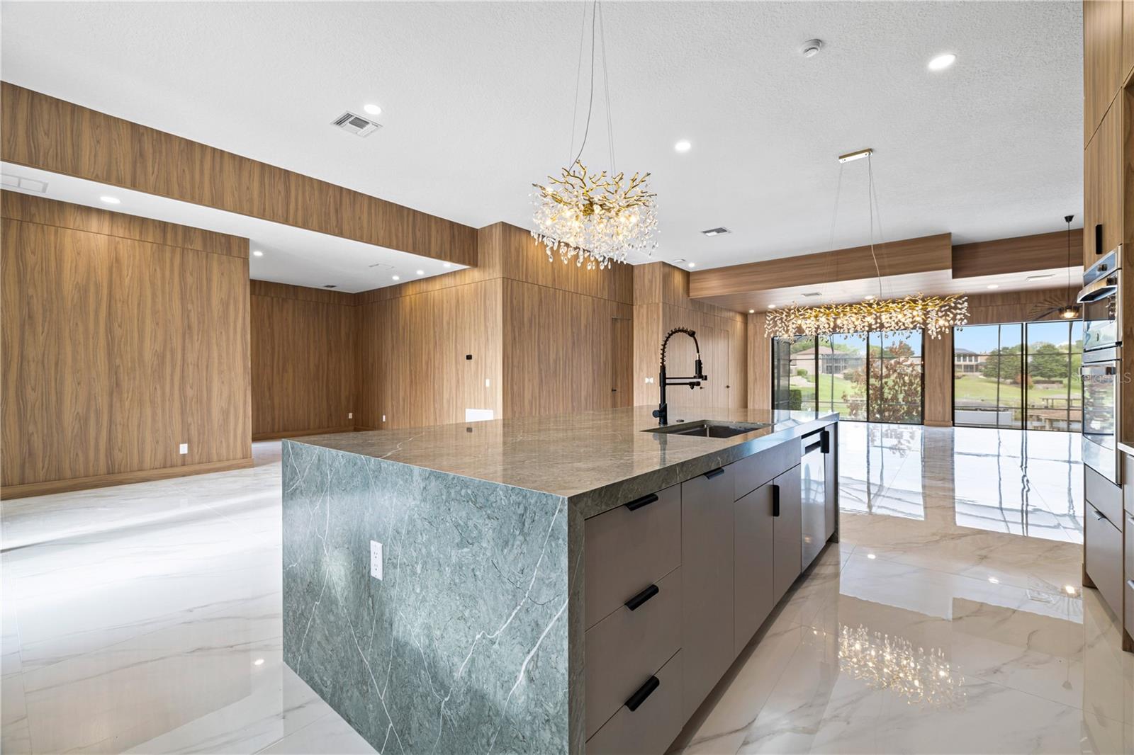 812 JOHNS POINT DR, OAKLAND, FL — photo 18
