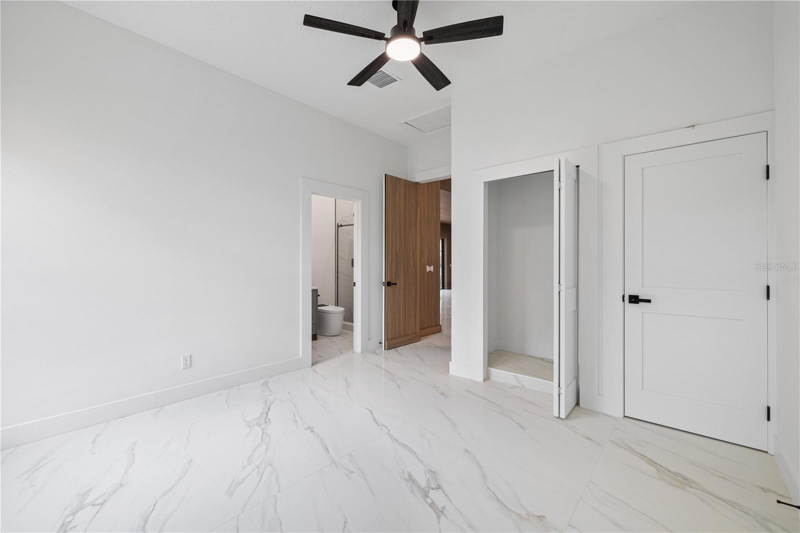 812 JOHNS POINT DR, OAKLAND, FL — photo 33