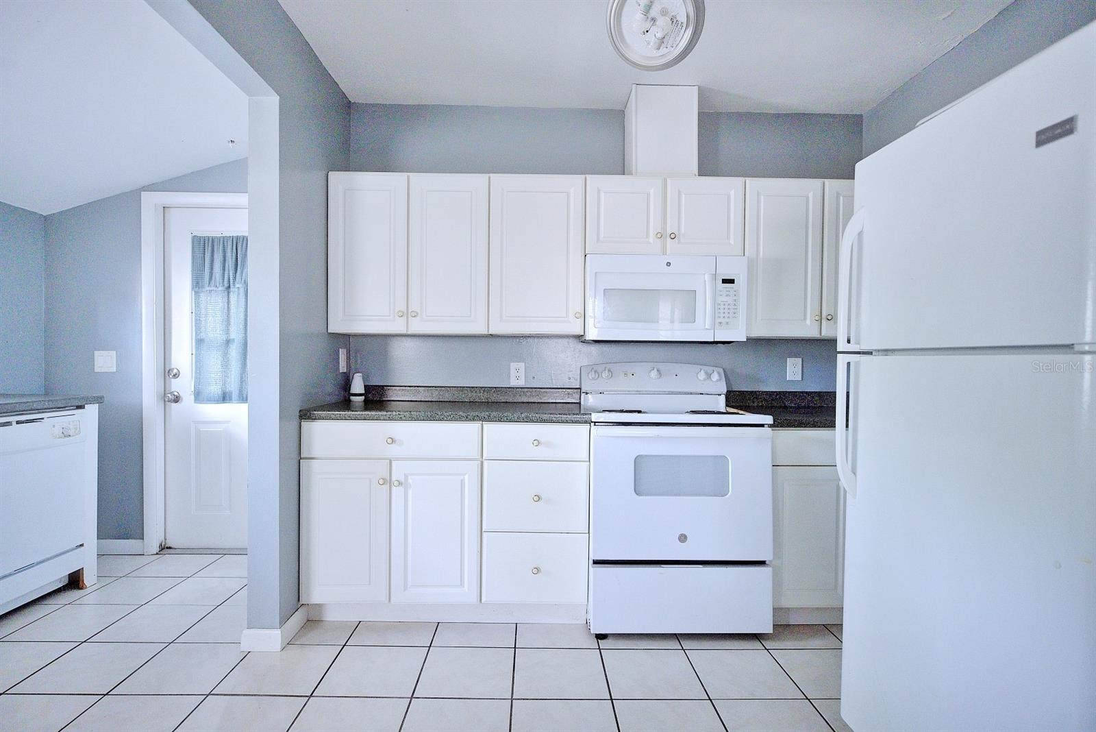 121 BATES AVE SE, WINTER HAVEN, FL — photo 10