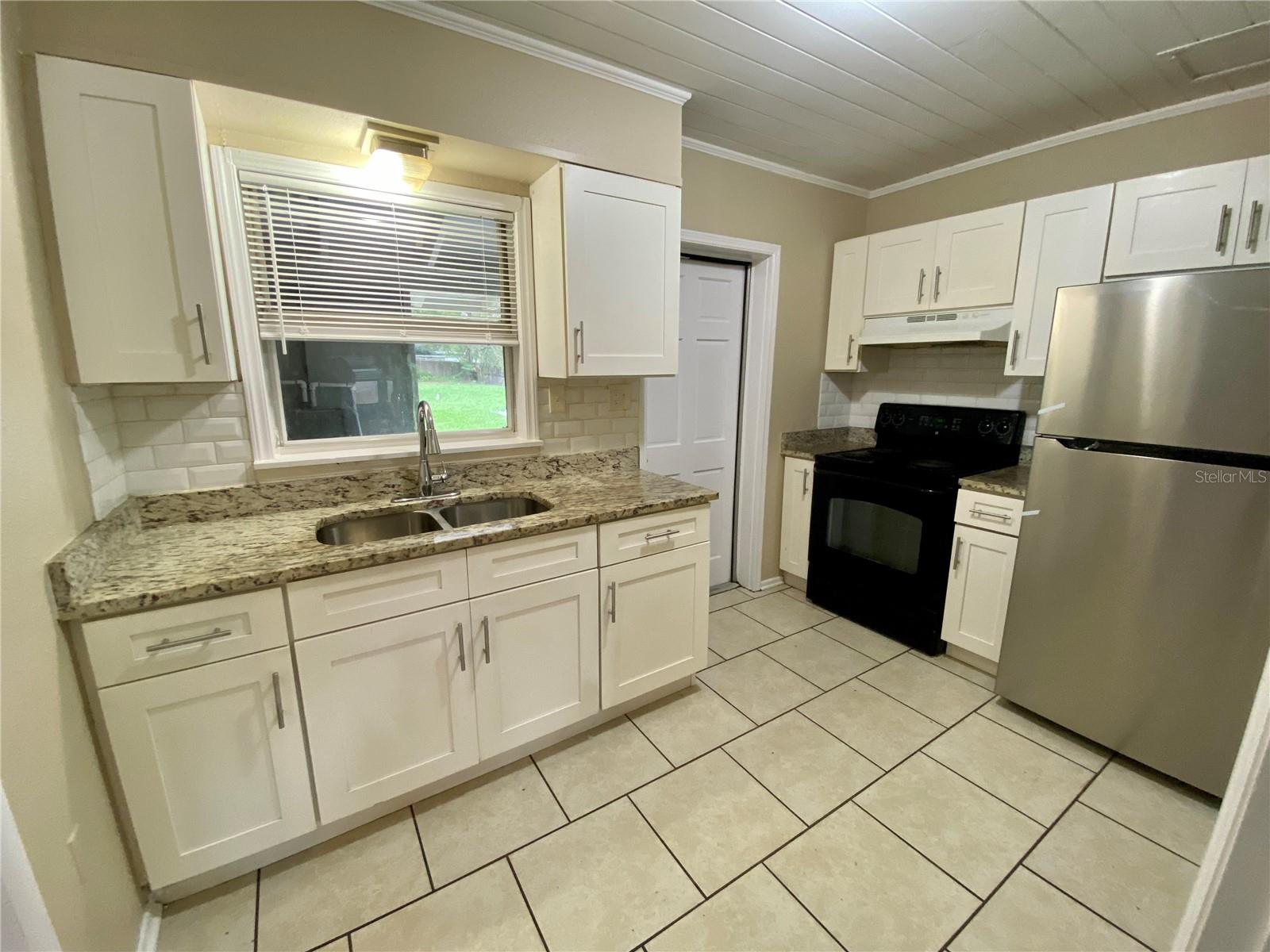 38313 TUCKER RD, ZEPHYRHILLS, FL — photo 4