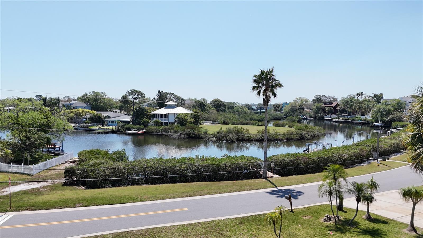 231 LAGOON DR, PALM HARBOR, FL