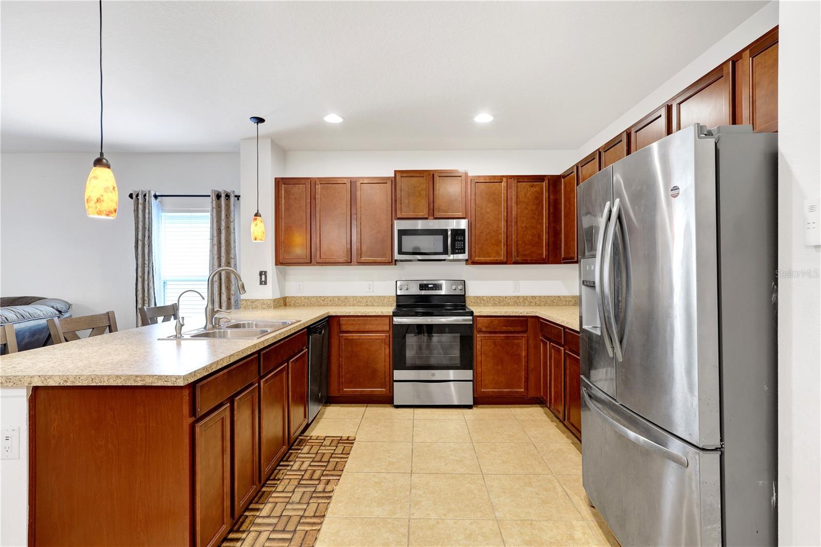 4817 MARCOS CIR, KISSIMMEE, FL — photo 2