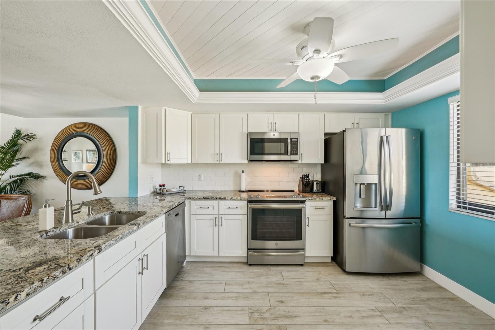 7520 SUNSHINE SKYWAY LN S #T18, ST PETERSBURG, FL — photo 25