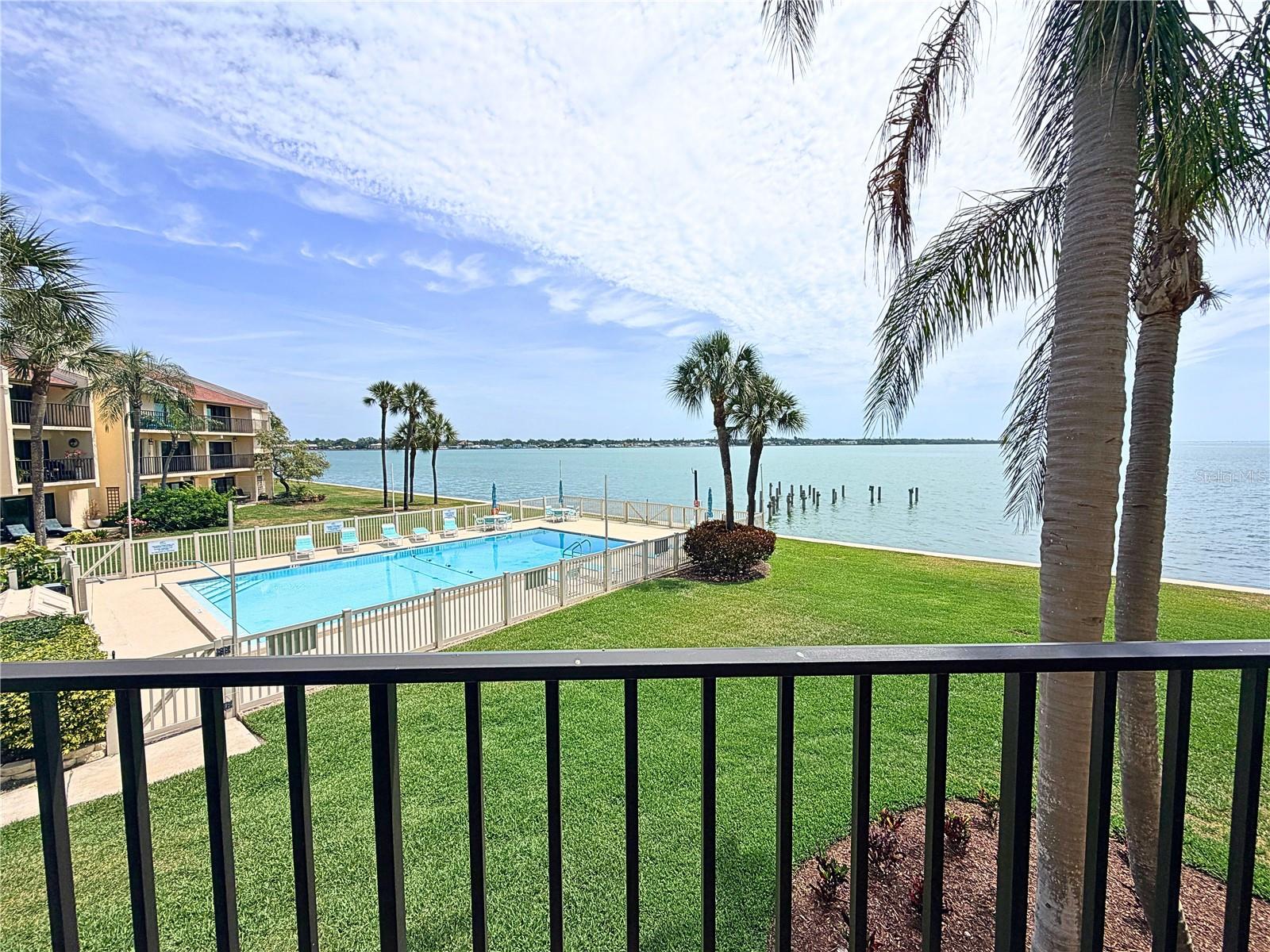 7520 SUNSHINE SKYWAY LN S #T18, ST PETERSBURG, FL — photo 14
