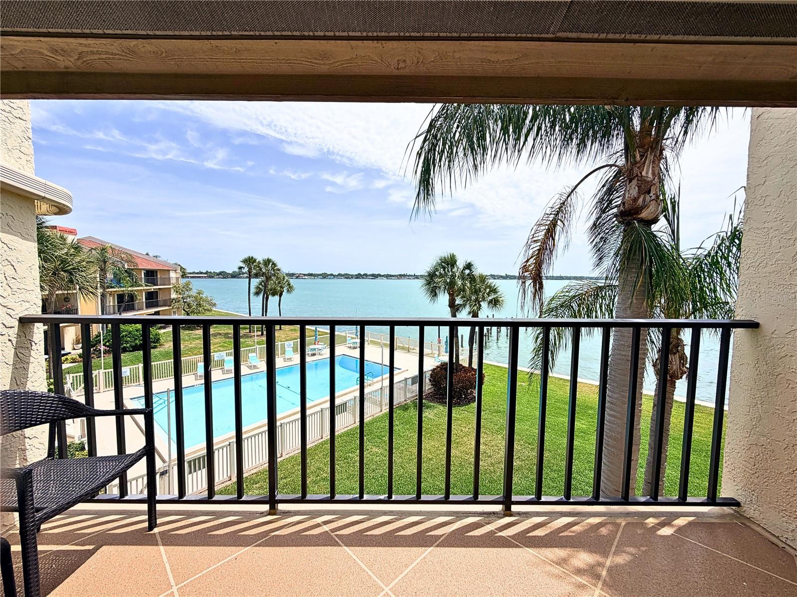 7520 SUNSHINE SKYWAY LN S #T18, ST PETERSBURG, FL — photo 40