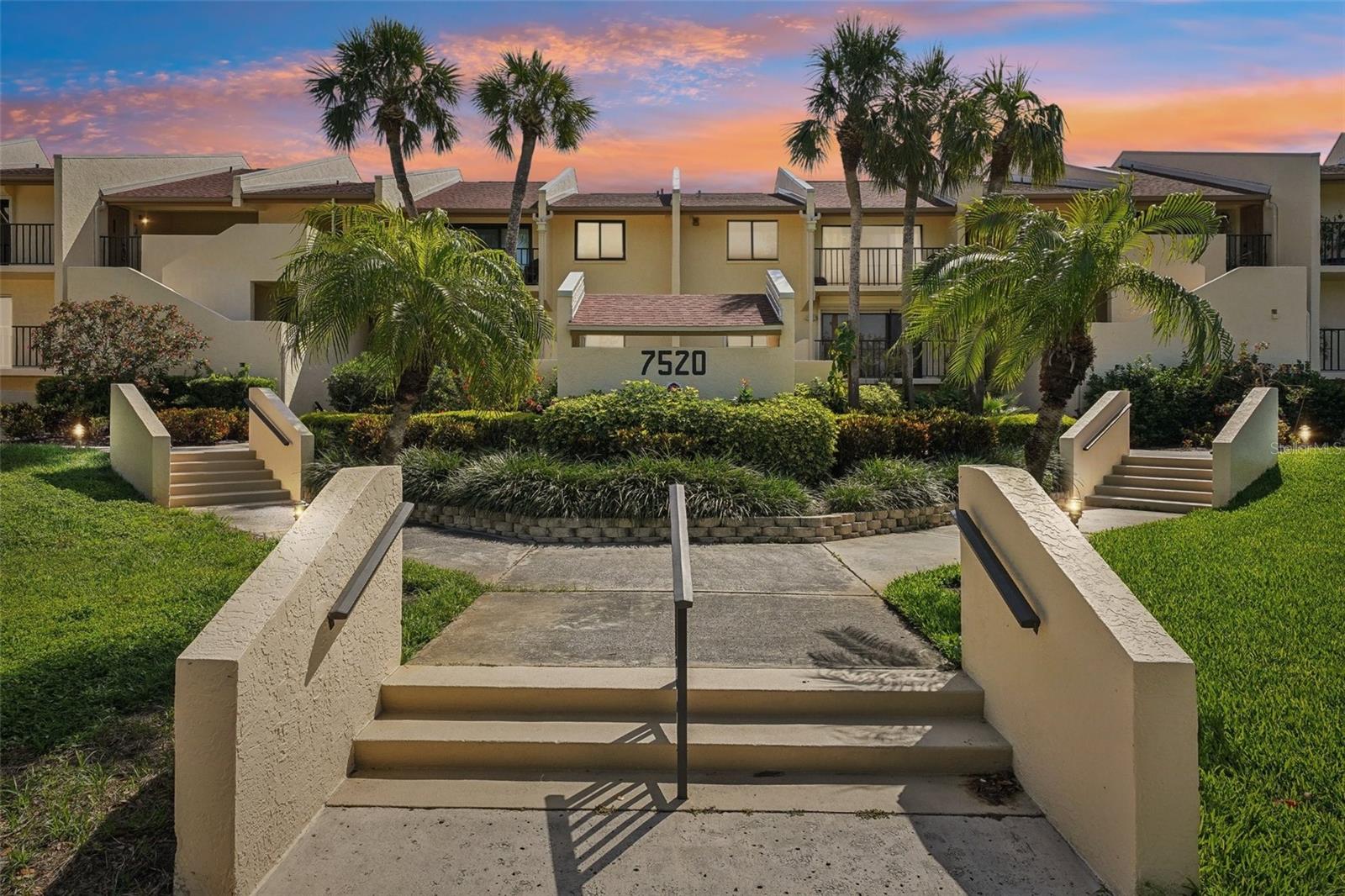 7520 SUNSHINE SKYWAY LN S #T18, ST PETERSBURG, FL — photo 56