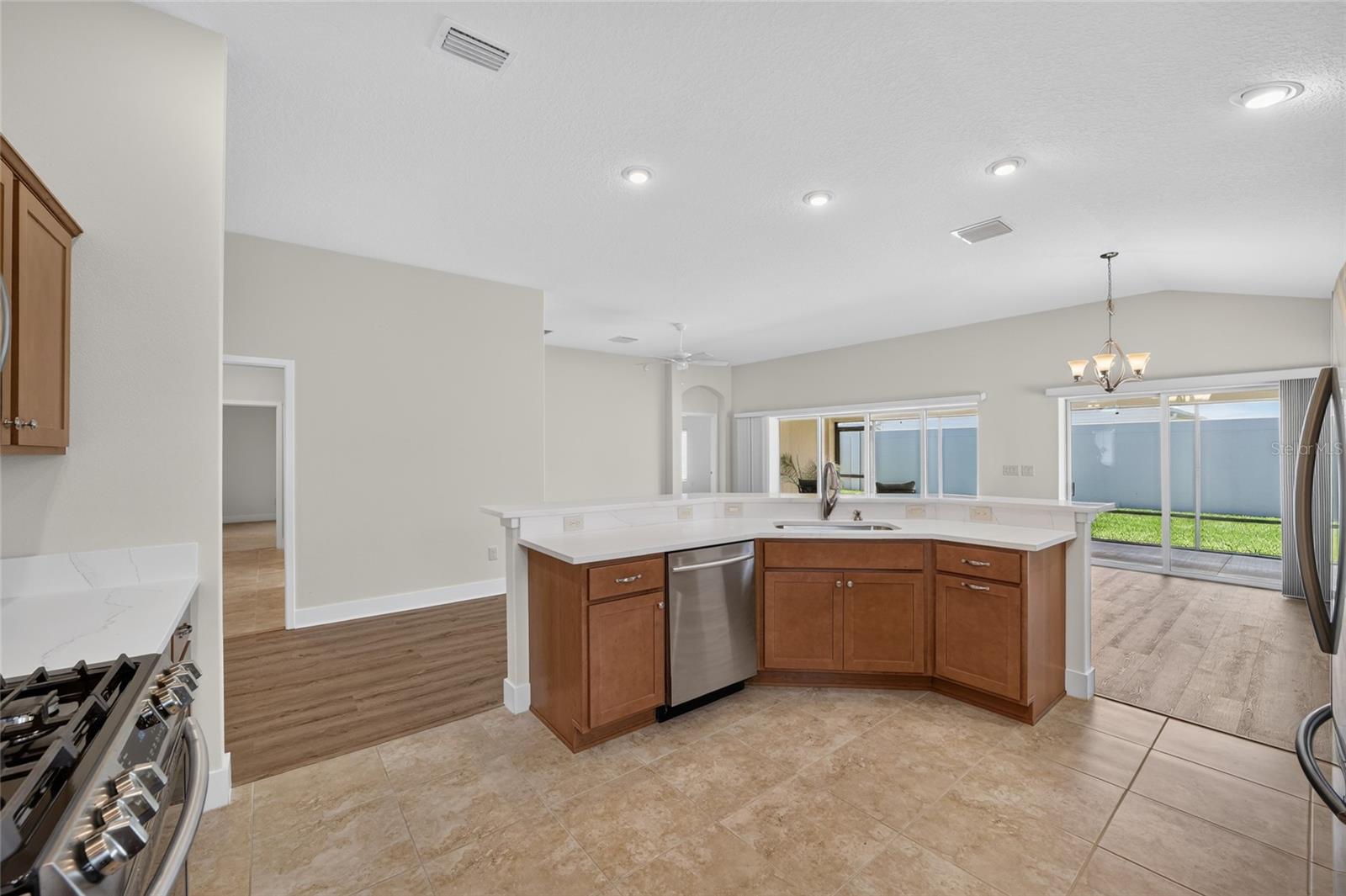 5791 HENRY LOOP, THE VILLAGES, FL — photo 10