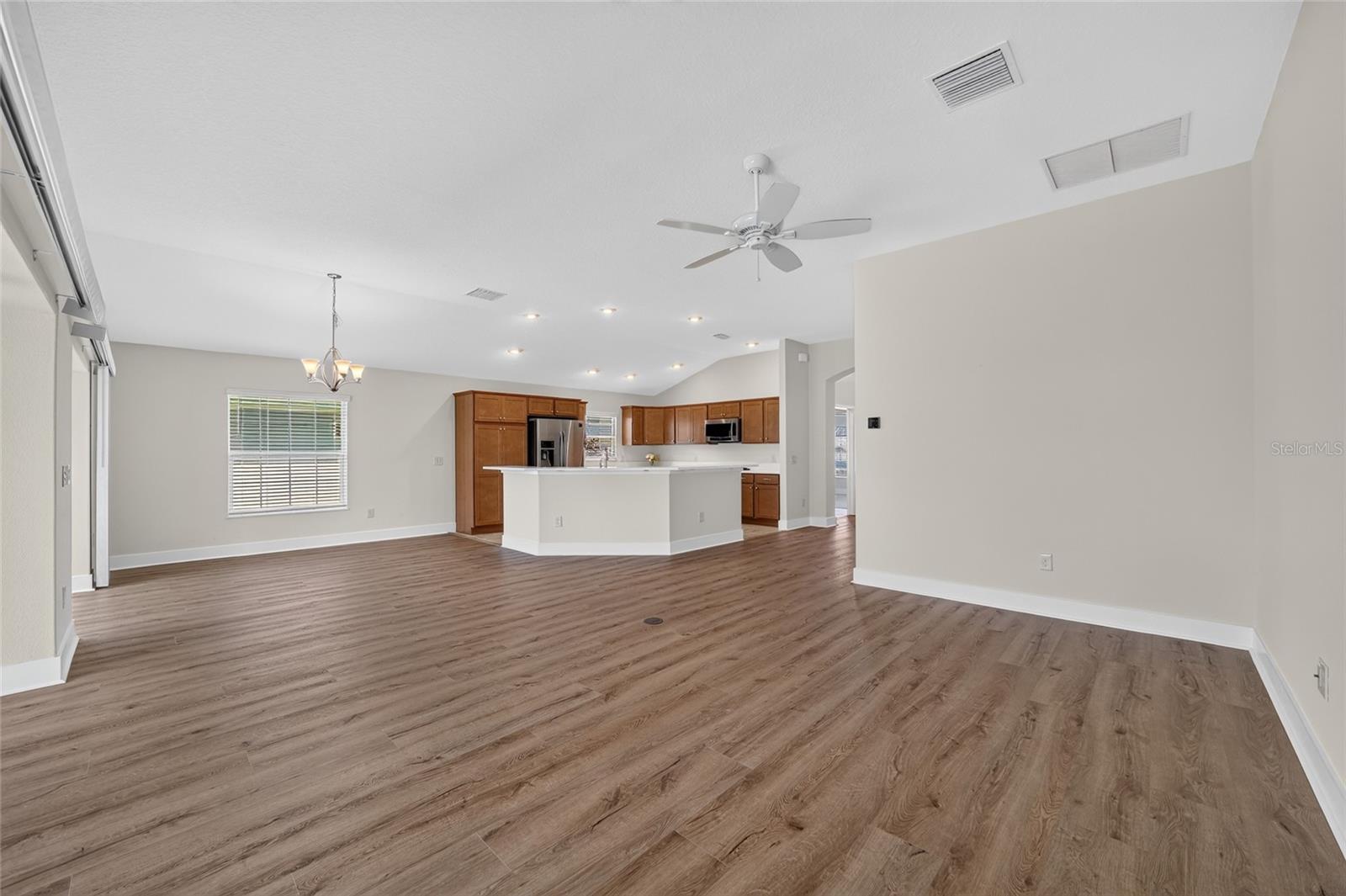 5791 HENRY LOOP, THE VILLAGES, FL — photo 17