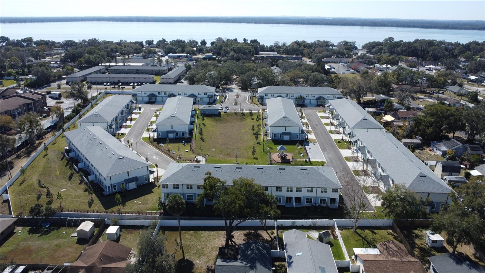 1075 E CAROLINE ST, TAVARES, FL — photo 19