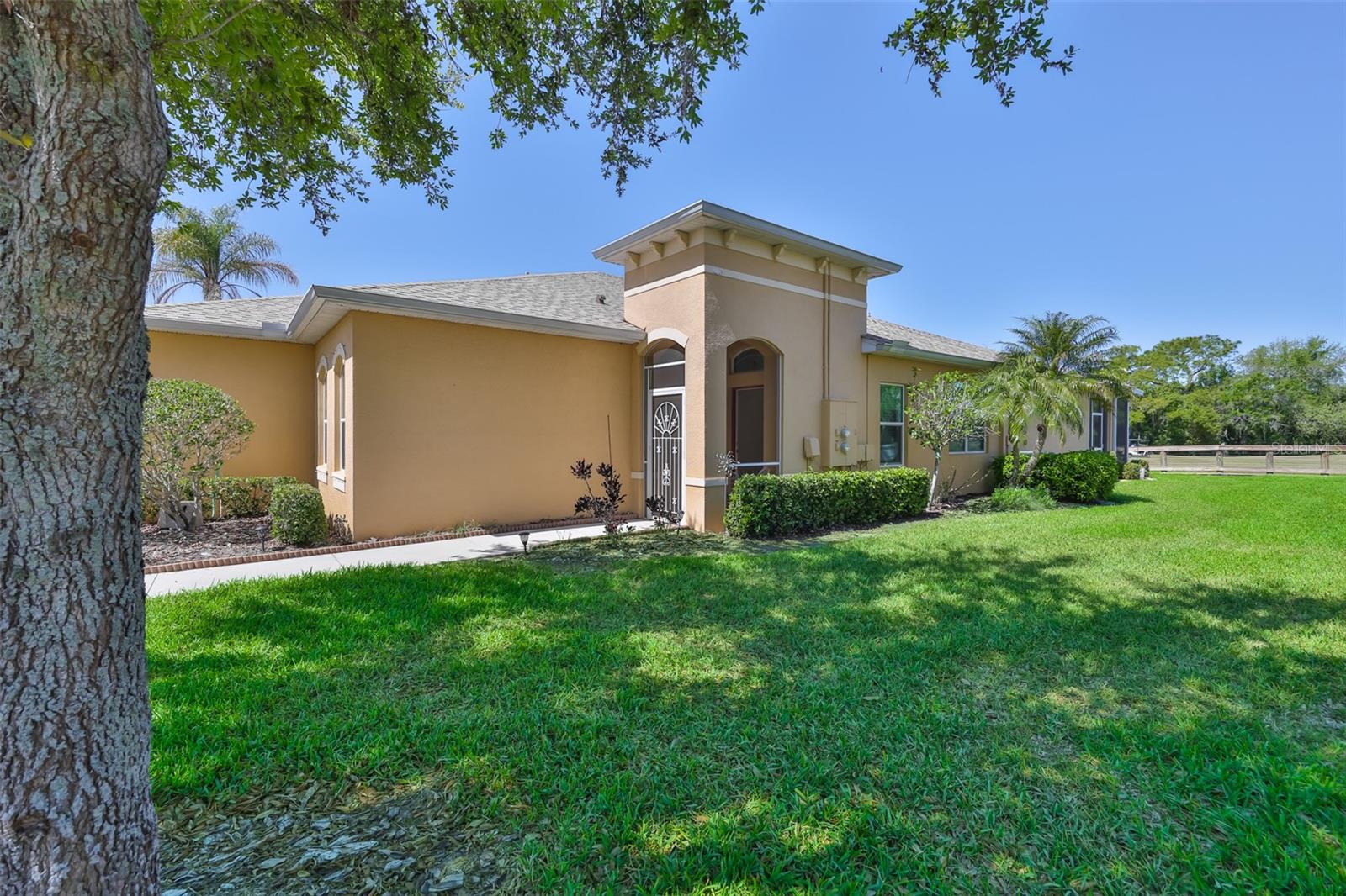 2423 RICHMOND GREENS CT, SUN CITY CENTER, FL — photo 3