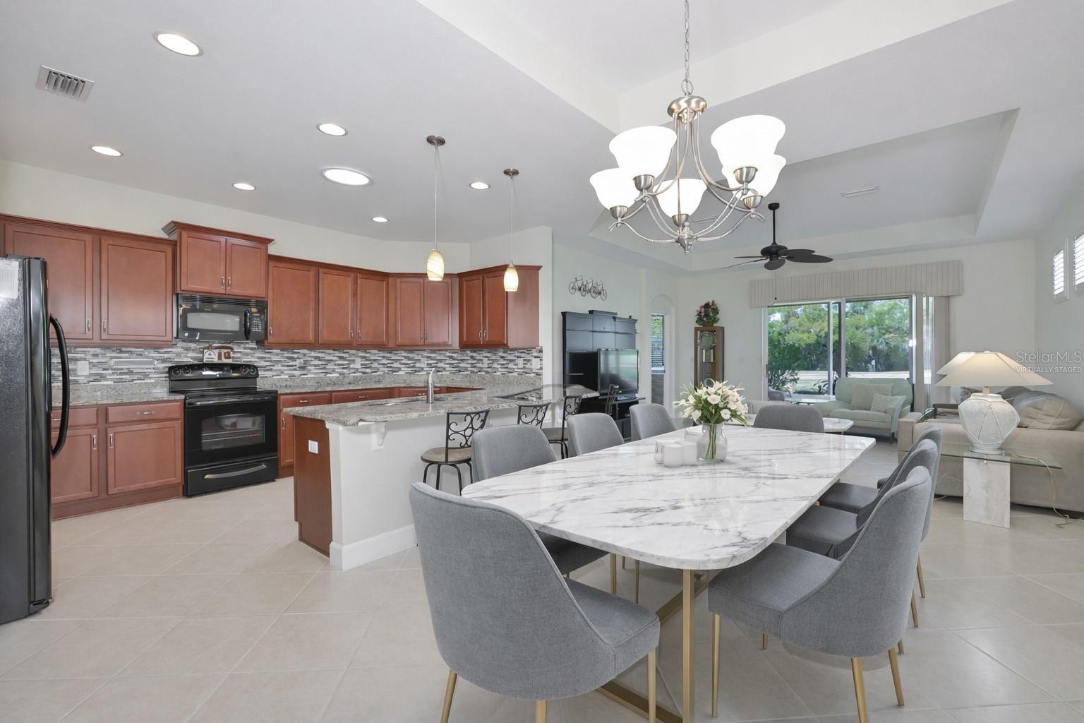 2423 RICHMOND GREENS CT, SUN CITY CENTER, FL — photo 7