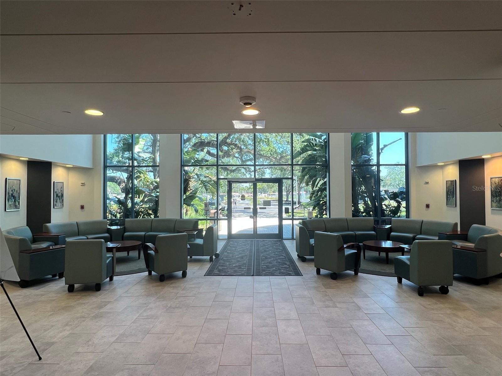 6550 W HILLSBOROUGH AVE, TAMPA, FL — photo 4