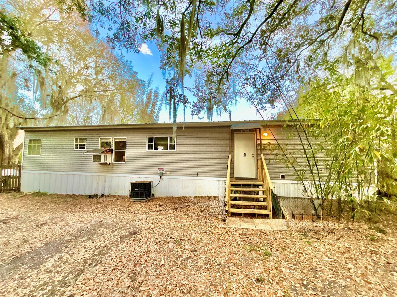 1837 STATE ROAD 20, HAWTHORNE, FL